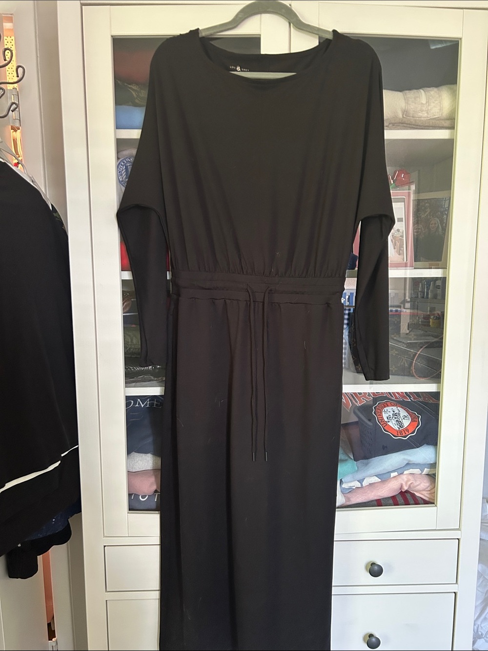 Lou & Grey Black Long-Sleeve Drawstring Waist Maxi Dress